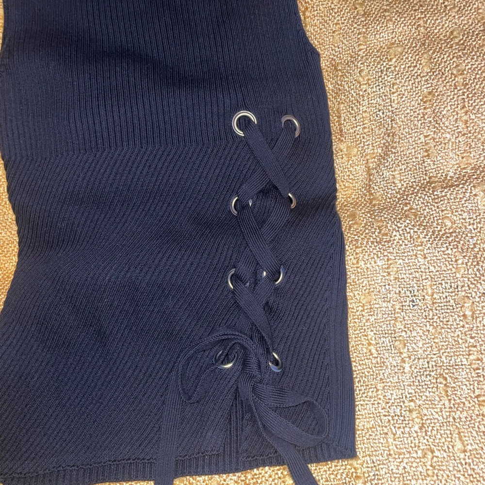 Express Ribbed Mock Neck Top - Picture 4 of 6